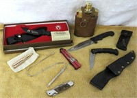 Knives- Whitetail Unlimited -NIB- flask-