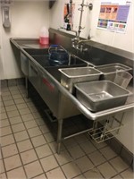 Stainless 3 bay sink with Sprayer