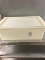 Large produce tray with lid