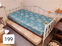 Metal Day Bed w/ Roll Out Trundle Bed