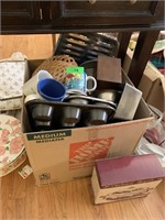 BOX OF BAKEWARE / KITCHEN / MORE