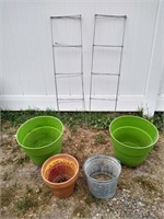 3 Plastic & 1 Metal Planter Pots with Stake Wire