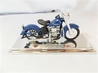 2002 Harley Davidson Metal Motorcycle