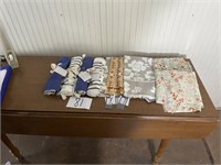 4 Foeside Table Runners & More