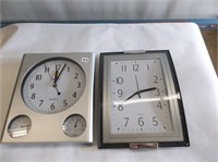 2 Quartz Clocks