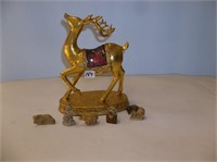 Wade Tea Figures & Reindeer Ornament