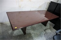 41.5" x 95" x 29" (WxLxH) conference table