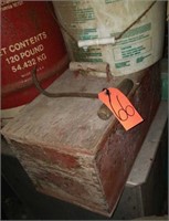 HAY HOOK/WOOD TOOLBOX/PLASTIC BUCKET W HARDWARE