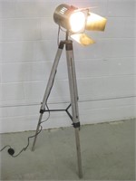 Adjustable Tripod Leg Directional Floor Lamp