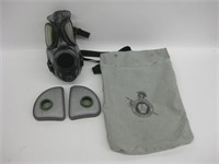 Vtg US Military Gas Mask w/ Federal Labs Bag