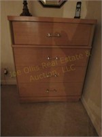 Chest of drawers 32.5x18.5x42, and dresser with