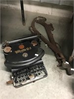 Wellington Typewriter, Haines Brass Knobs