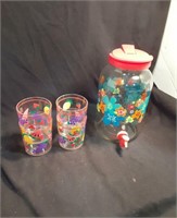 Iced tea jar plastic glasses an glass coffee cups