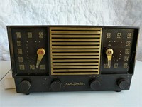 RCA Victor AM/FM Bakelite radio