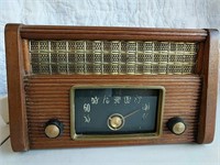 GE wood case tube radio model 203