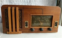 Zenith wood case tube radio model 4K0400G