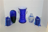 SELECTION OF COLBALT/BLUE GLASSWARE
