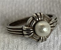 Sterling Silver Ring w/ Pearl Sz 9
