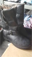 Ladies winter boots size 6