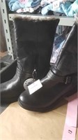 Ladies winter boots size 7