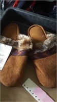 Ladies brown Isotoner slippers size large 8/9