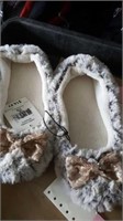 Ladies slippers size 7/8