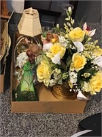 Floral arrangements in tins, angels & small lamp