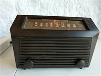RCA Victor Bakelite radio model 9X641
