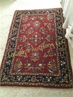 41" x 63" persian area rug nice condition