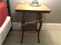 19" x 19" wood side occasional table