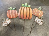 5 Pumpkin Metal Lawn Decorations