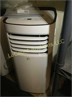 Room air conditioner with remote