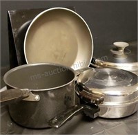 Cookware 4 skillets and 1 pan