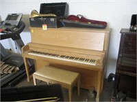 Upright piano