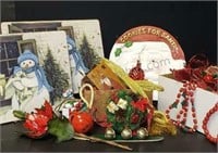 Asstd Christmas decor (placemats, platter, bells)