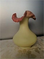 Beautiful Burmese Vintage Fenton