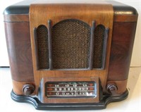 WESTINGHOUSE-WOOD CASE RADIO