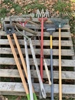 Specialty yard and garden tools
