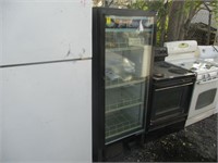 Glass door refrigerator