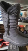 Ladies tall winter boots size 8