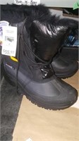Ladies size 8 black winter boots