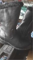 Ladies winter boots size 7