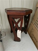 SMALL OAK ANTIQUE TABLE HAND CRAFTED