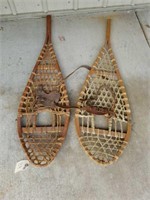 PAIR OF WOODEN ADULTS SIZE SNOW SHOES