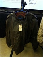 MENS SIZE 44 LEATHER JACKET MEMBERS ONLY