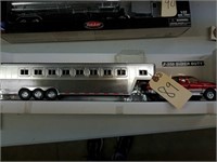 FORD 1:32 F-350 TRUCK W/ HORSE TRAILER