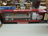 KENWORTH 1:32 BARRICADE TRUCK NEWRAY