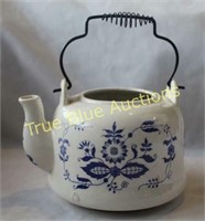 Blue Onion Tea Pot