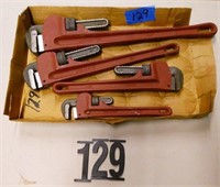 4 Pipe wrenches