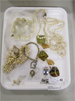 TRAY: W/PEARL NECKLACE, MOP BEADS, ETC.